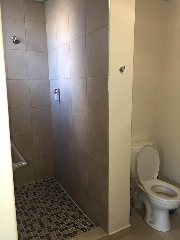 איסט לונדון Larkspur Place מראה חיצוני תמונה